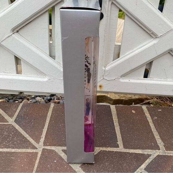 Barbie 35th Anniversary Doll/Package(Brunette) 1959 Reproduction Special Edition - Picture 5 of 7